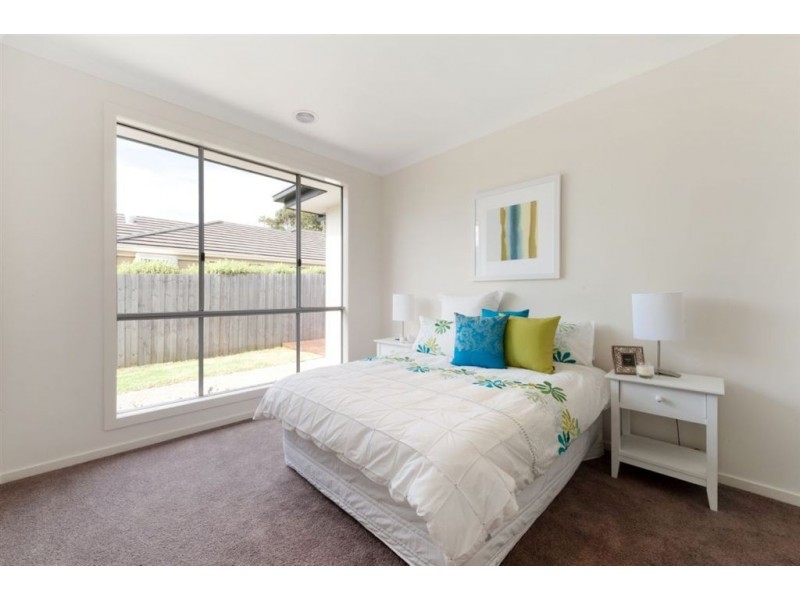 4/37 Van Ness Ave, Mornington VIC 3931