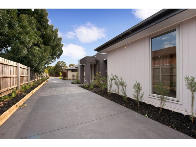 4/37 Van Ness Ave, Mornington VIC 3931