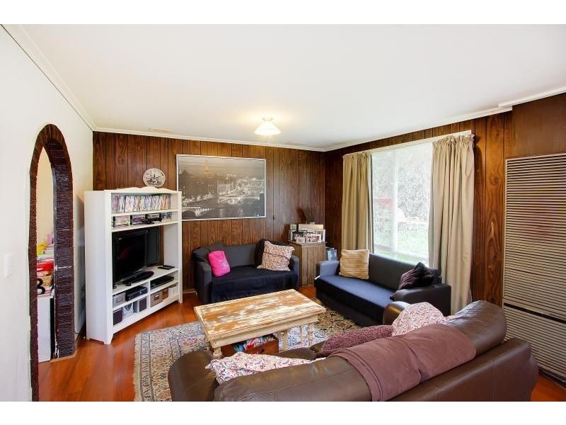 64 Robertson Drive, Mornington VIC 3931