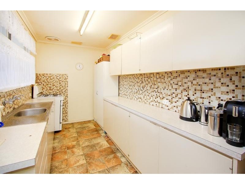 64 Robertson Drive, Mornington VIC 3931