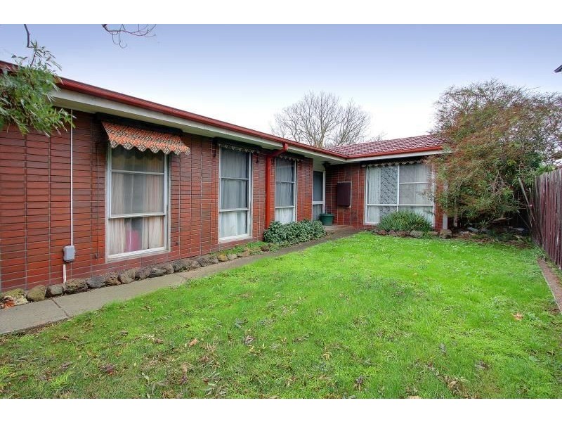 64 Robertson Drive, Mornington VIC 3931