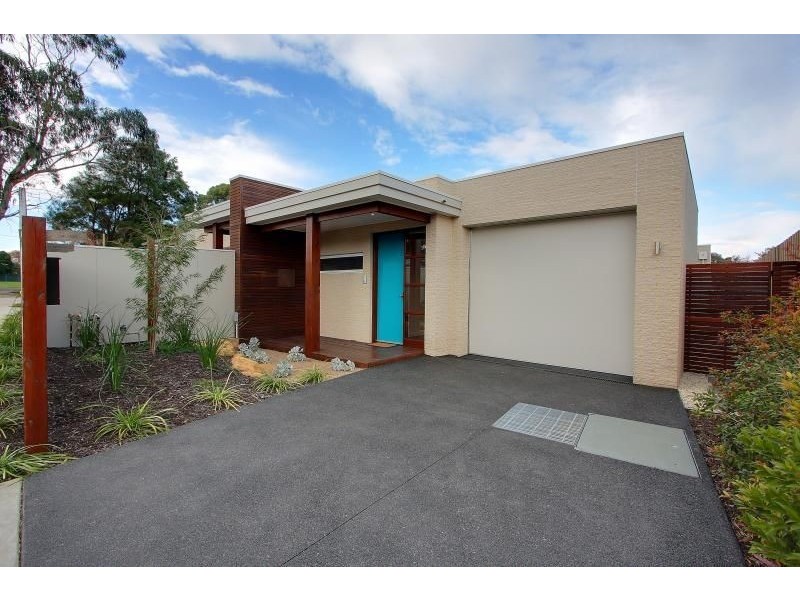 2/9 Illuka Street, Mornington VIC 3931
