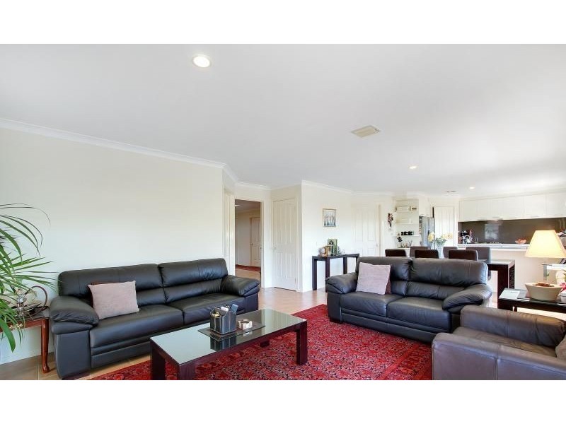 10 Samantha Drive, Mornington VIC 3931