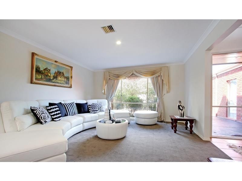 10 Samantha Drive, Mornington VIC 3931