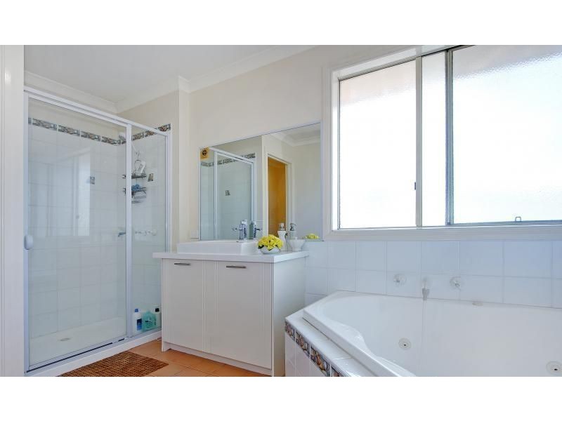 10 Samantha Drive, Mornington VIC 3931