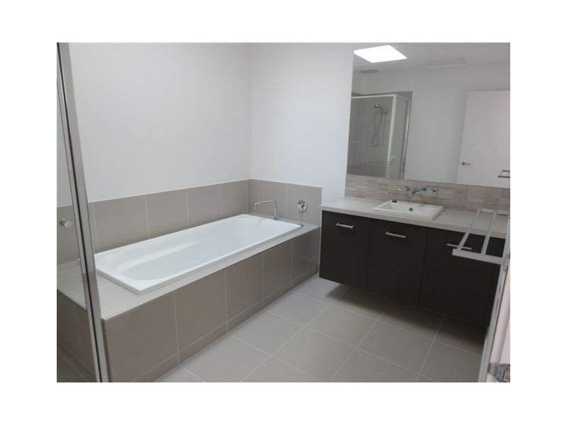 6 Arthur Walk, Mount Martha VIC 3934