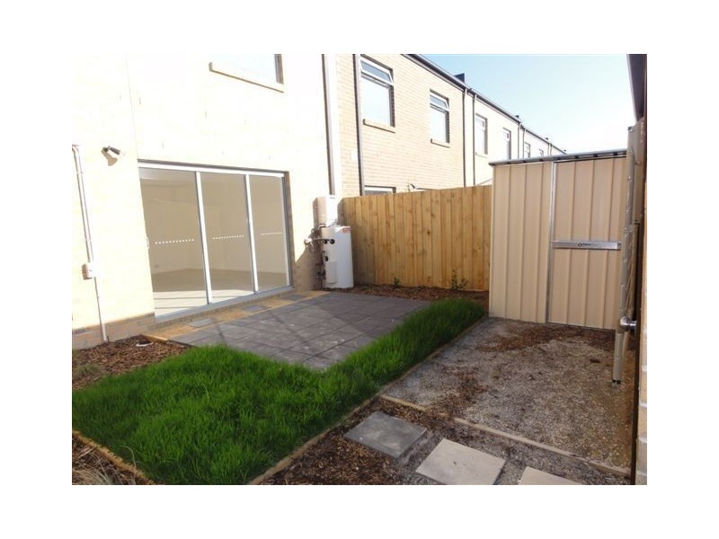 6 Arthur Walk, Mount Martha VIC 3934