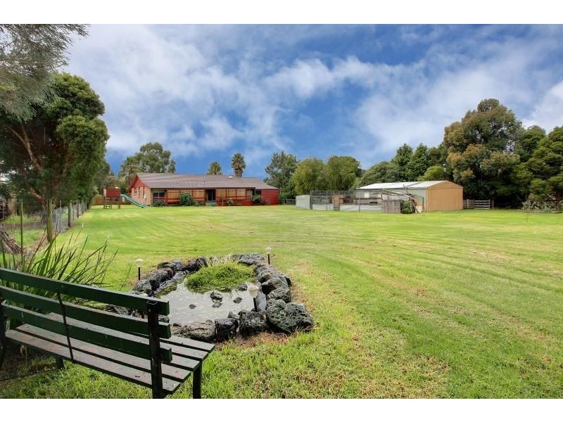 18 Compass Court, Somerville VIC 3912