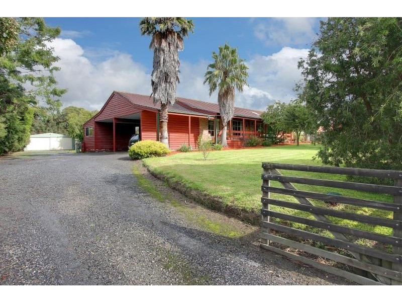 18 Compass Court, Somerville VIC 3912