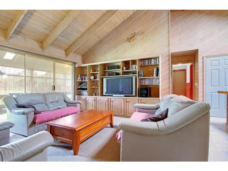 18 Compass Court, Somerville VIC 3912