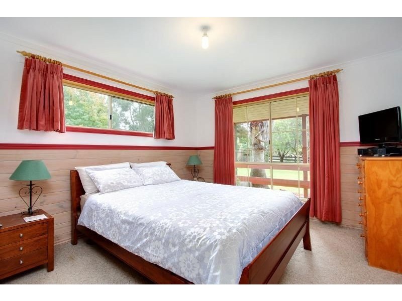 18 Compass Court, Somerville VIC 3912