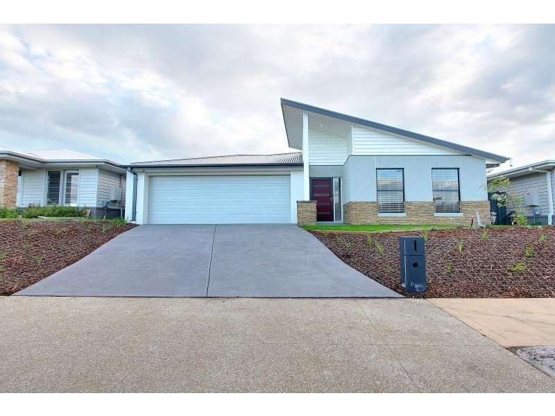 28 Oceanic Drive, Safety Beach VIC 3936