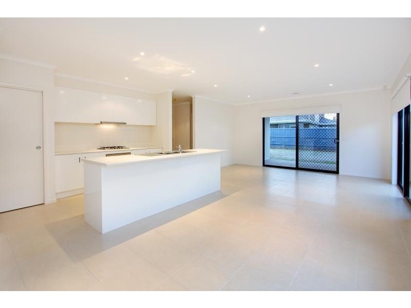 28 Oceanic Drive, Safety Beach VIC 3936