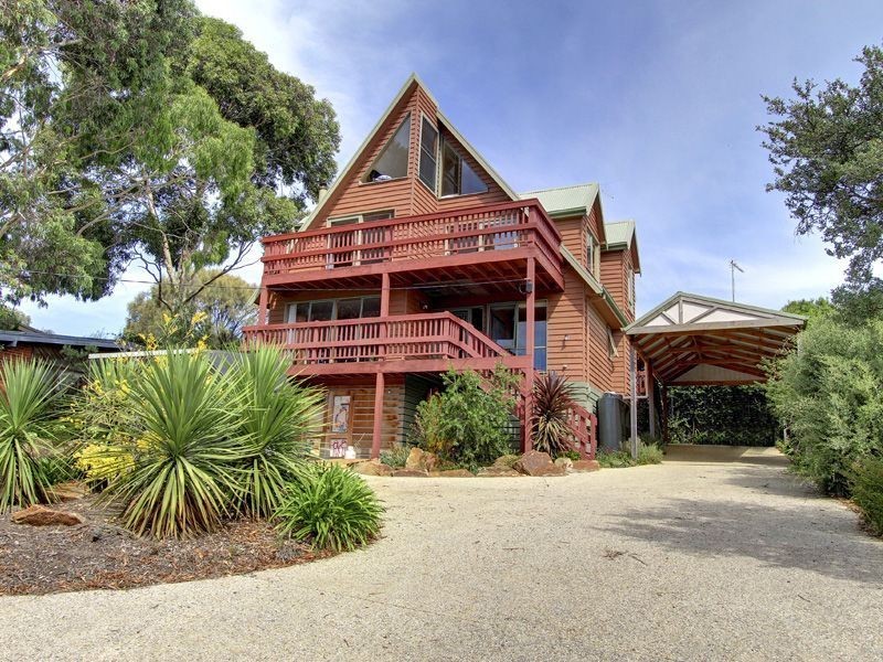 8 Asquith Ave, Mount Martha VIC 3934