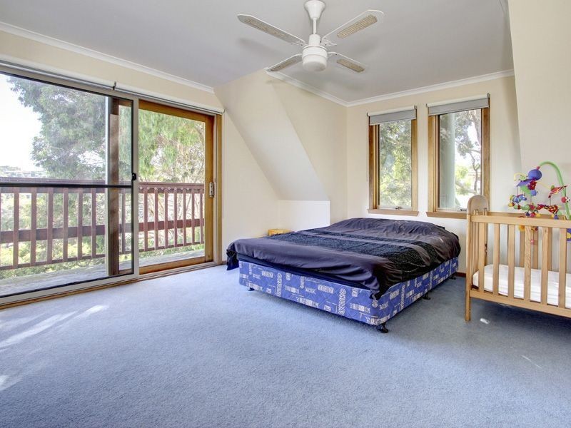 8 Asquith Ave, Mount Martha VIC 3934