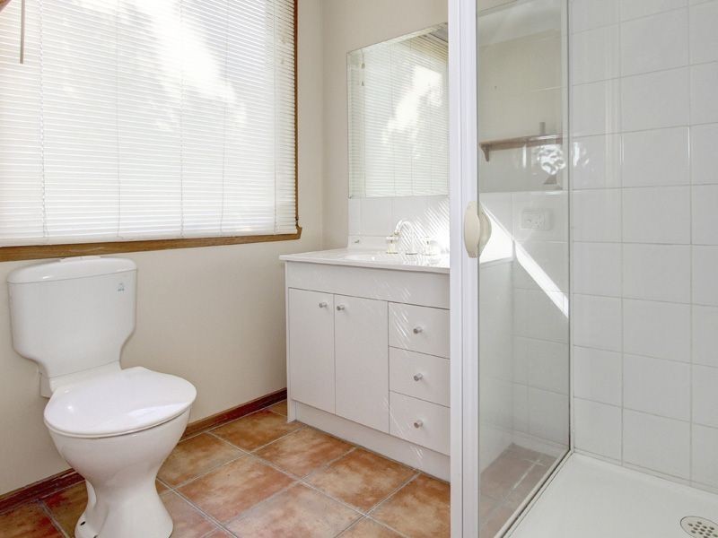 8 Asquith Ave, Mount Martha VIC 3934