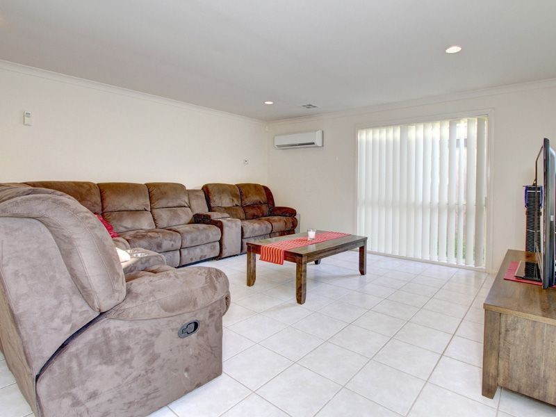 8 Meadow Crest Circuit, Mount Martha VIC 3934