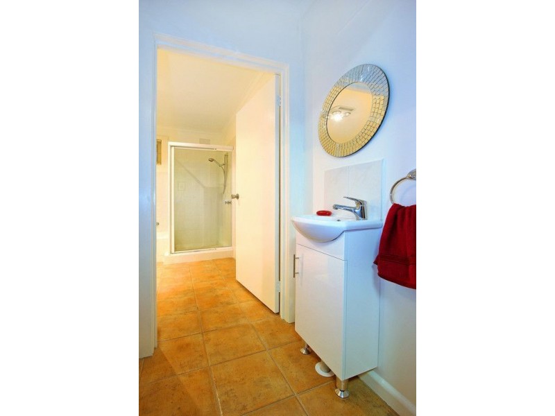 2/18 Albert Street, Mornington VIC 3931