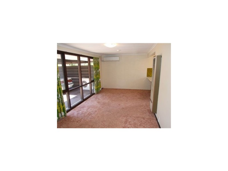 8/4 Oakland Street, Mornington VIC 3931