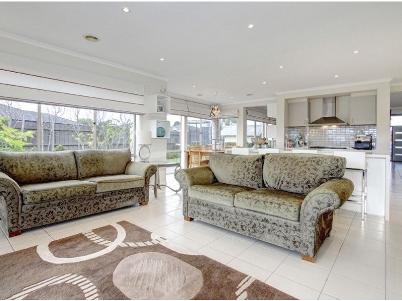 86 St Mitchell Circuit, Mornington VIC 3931