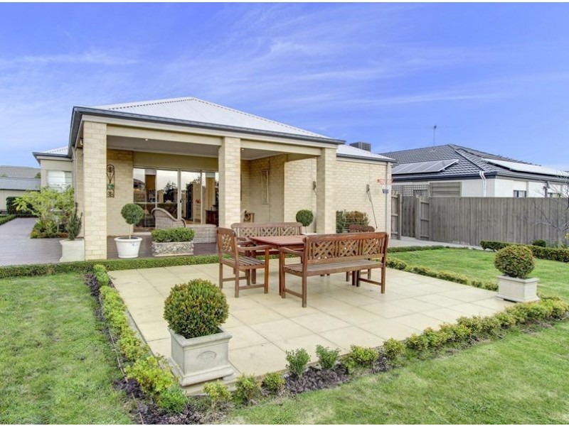 86 St Mitchell Circuit, Mornington VIC 3931