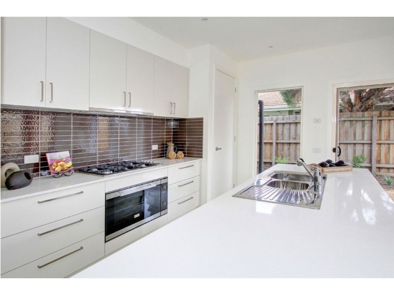 1 & 2//20 Wellington Street, Mornington VIC 3931