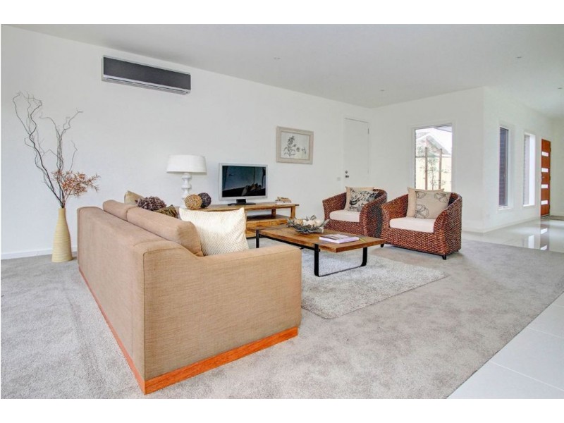 1 & 2//20 Wellington Street, Mornington VIC 3931