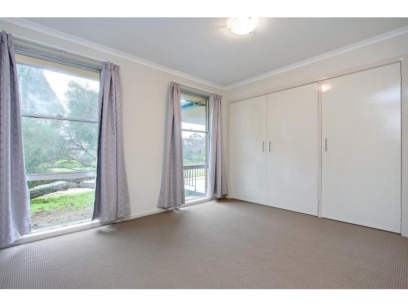 102 Robertson Drive, Mornington VIC 3931