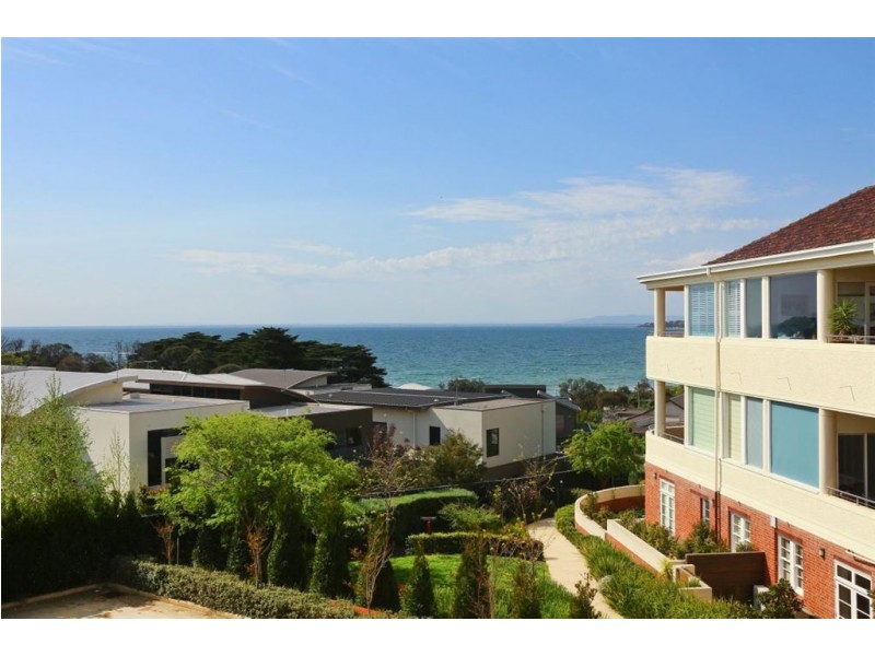 12/5 Tanti Avenue, Mornington VIC 3931