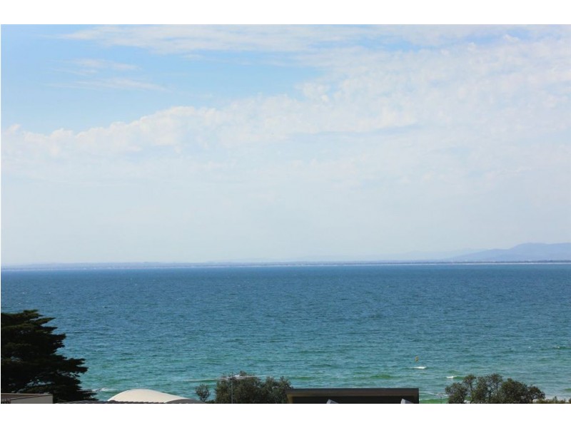 12/5 Tanti Avenue, Mornington VIC 3931