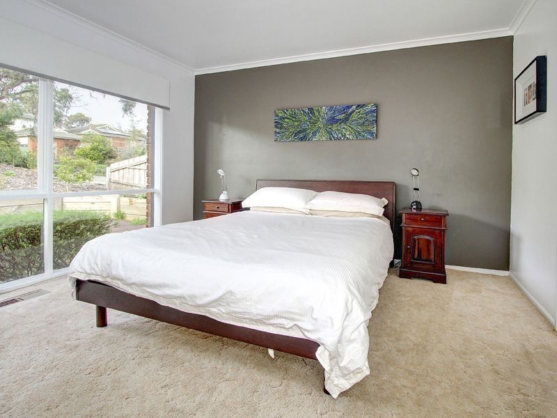 10 Summerhill Cres, Mount Eliza VIC 3930