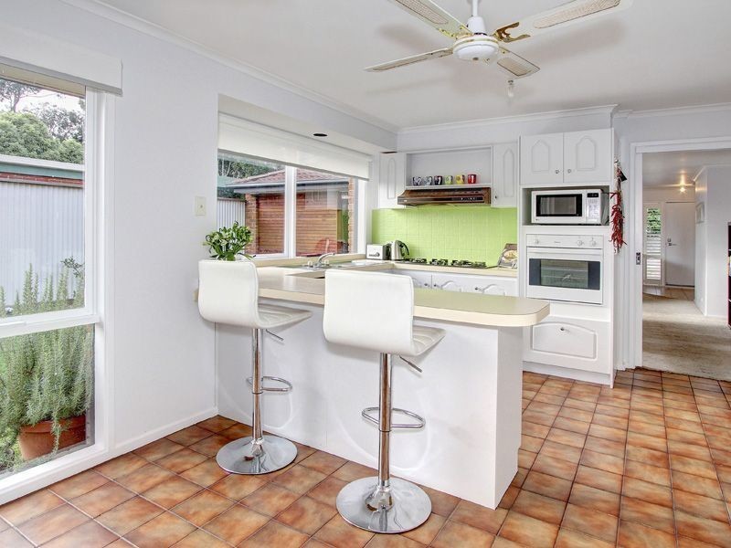 10 Summerhill Cres, Mount Eliza VIC 3930