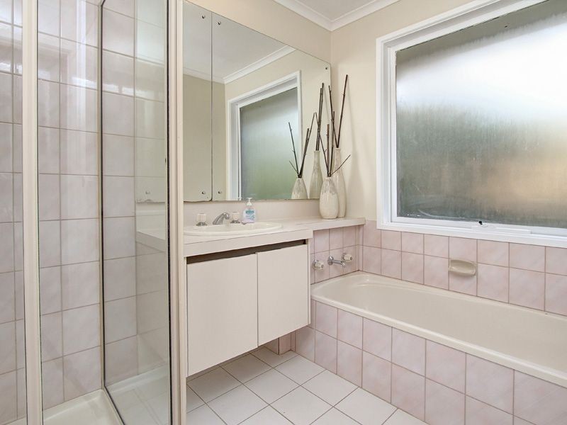 10 Summerhill Cres, Mount Eliza VIC 3930