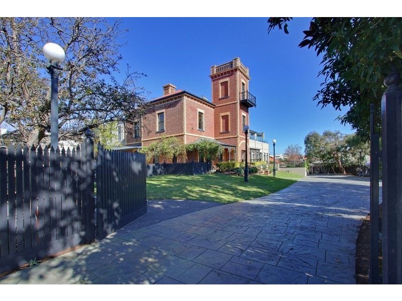 8/14 Tanti Avenue, Mornington VIC 3931