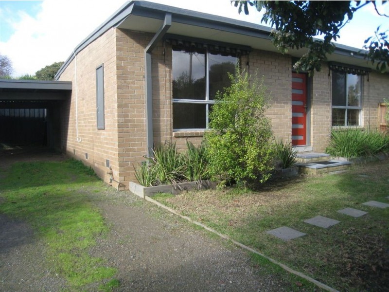 2/13 Seaview Avenue, Mornington VIC 3931