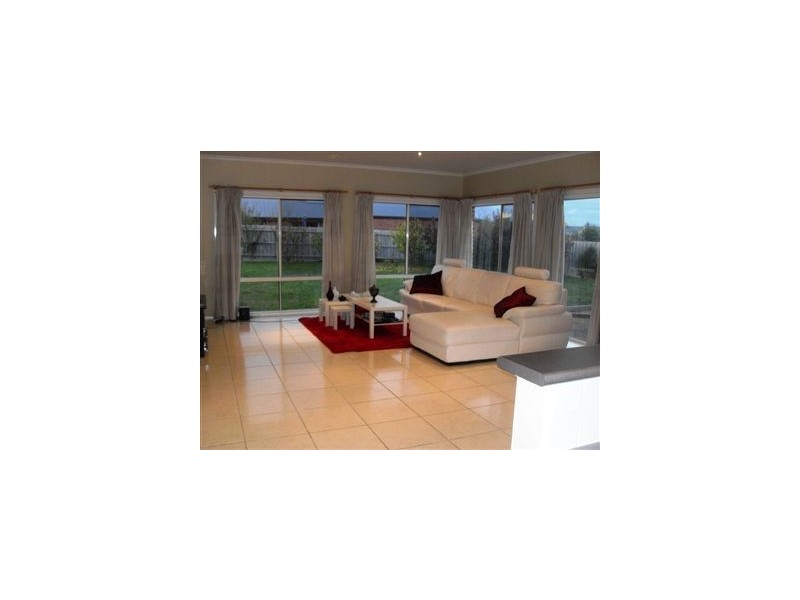 9 Summerfield Drive, Mornington VIC 3931