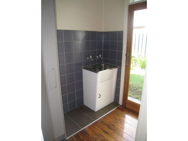 2/13 Seaview Avenue, Mornington VIC 3931