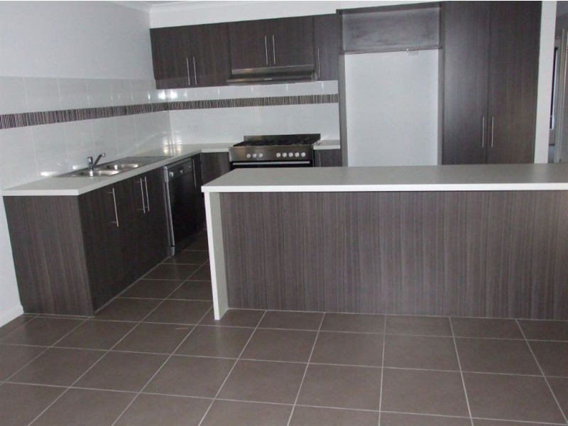 8 Sefton Grange, Mount Martha VIC 3934