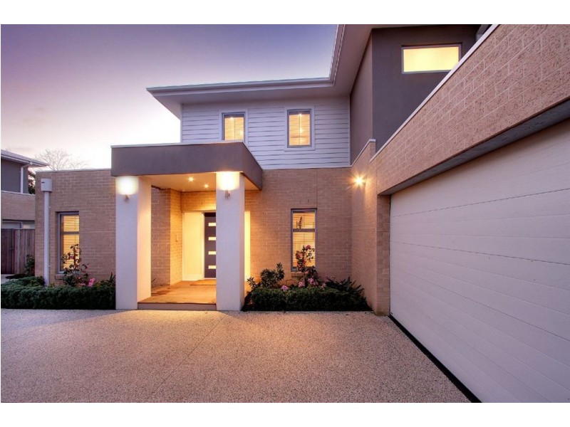 2/19 Turnbull Street, Mornington VIC 3931