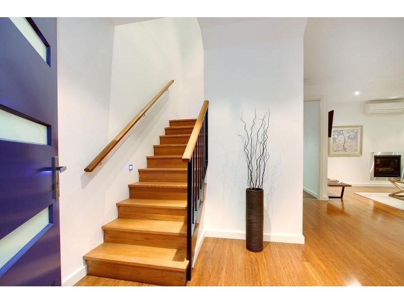 2/19 Turnbull Street, Mornington VIC 3931