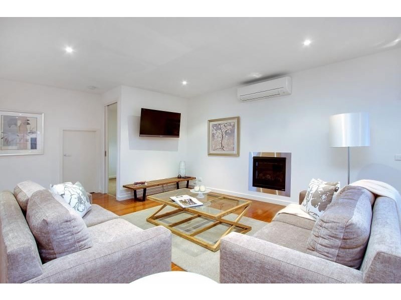 2/19 Turnbull Street, Mornington VIC 3931