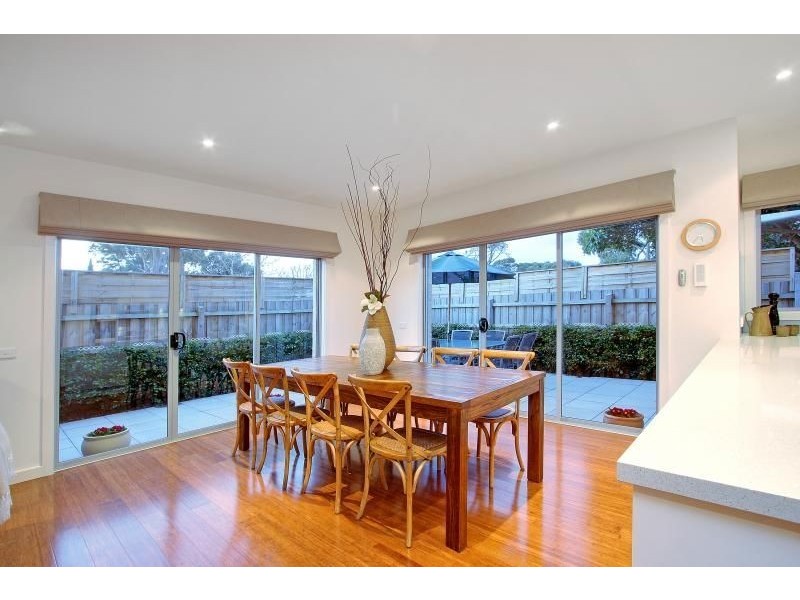2/19 Turnbull Street, Mornington VIC 3931