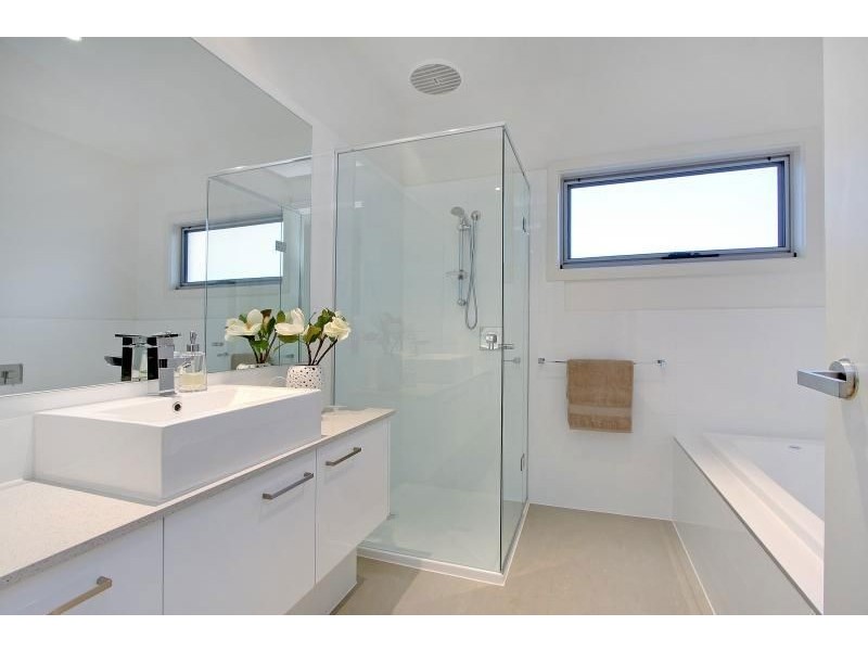 2/19 Turnbull Street, Mornington VIC 3931