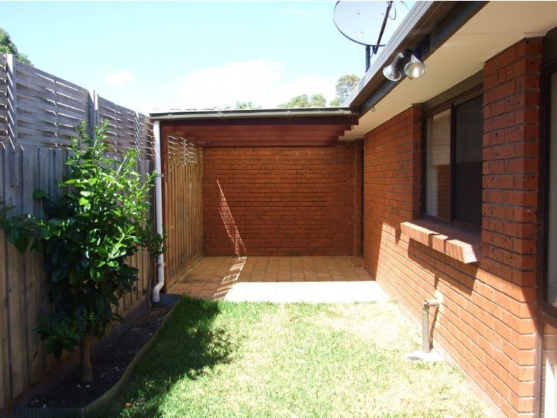 2/21 Van Ness Avenue, Mornington VIC 3931