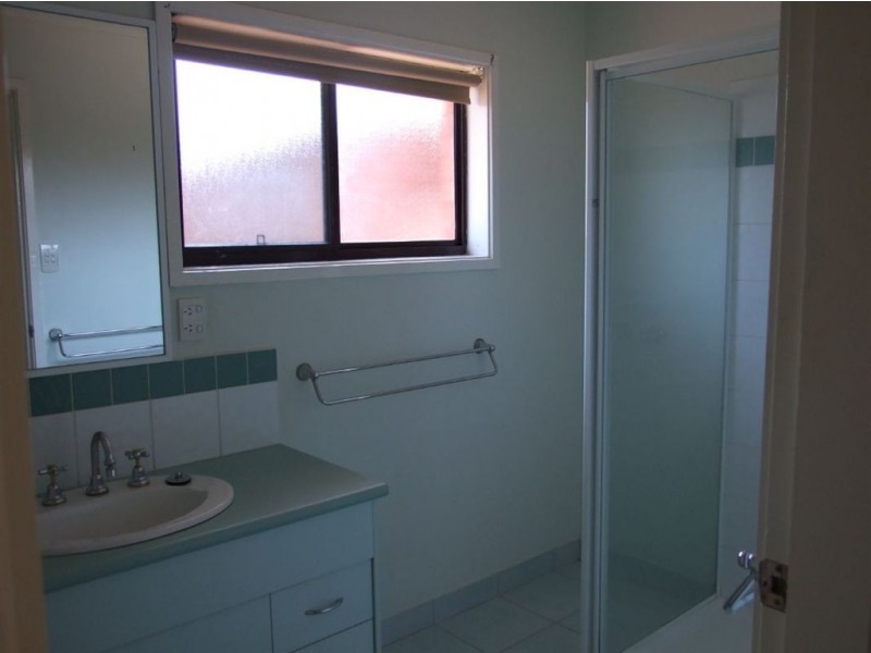 2/21 Van Ness Avenue, Mornington VIC 3931