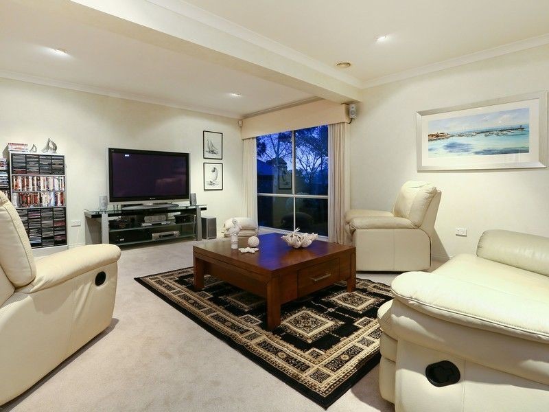 10 Barnett Way, Mount Martha VIC 3934