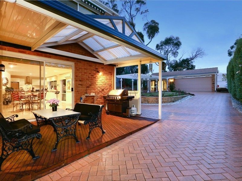 10 Barnett Way, Mount Martha VIC 3934