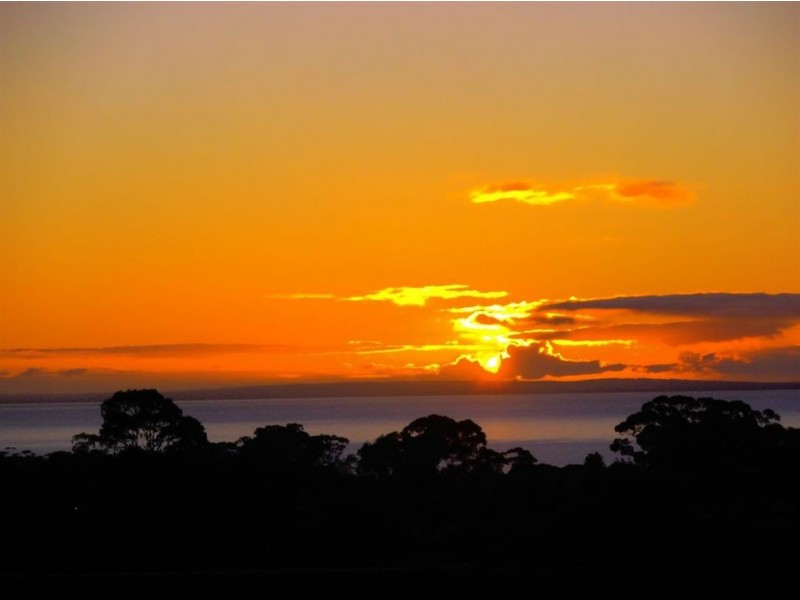 10 Barnett Way, Mount Martha VIC 3934