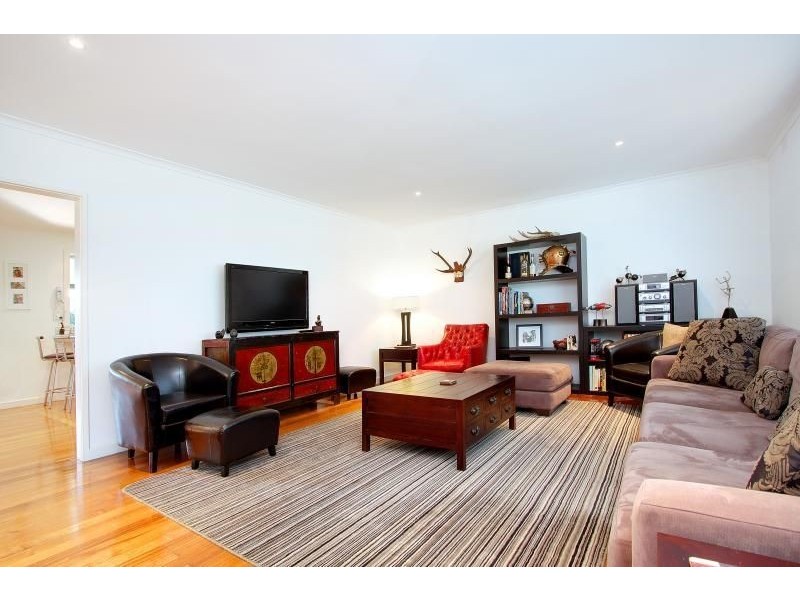 13 Pender Ave, Mornington VIC 3931