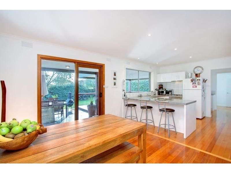 13 Pender Ave, Mornington VIC 3931